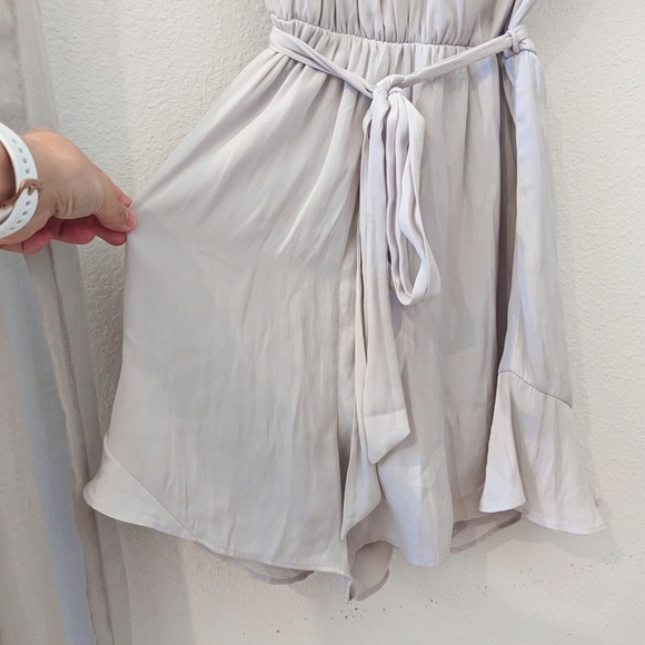 Lush Flutter Hemmed Romper - Picture 3 of 4